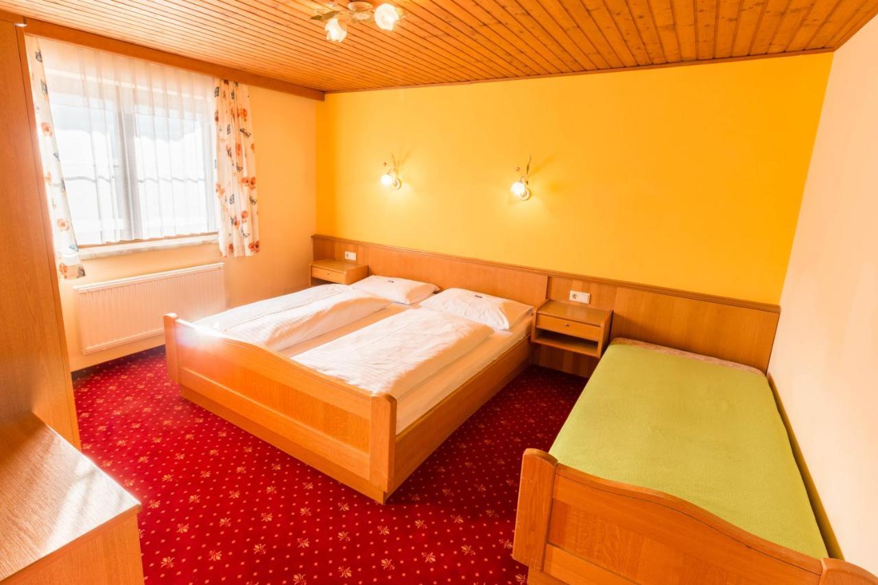 Hotel Weissenstein Sankt Michael im Lungau Bagian luar foto