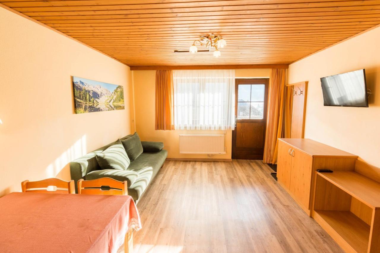Hotel Weissenstein Sankt Michael im Lungau Bagian luar foto