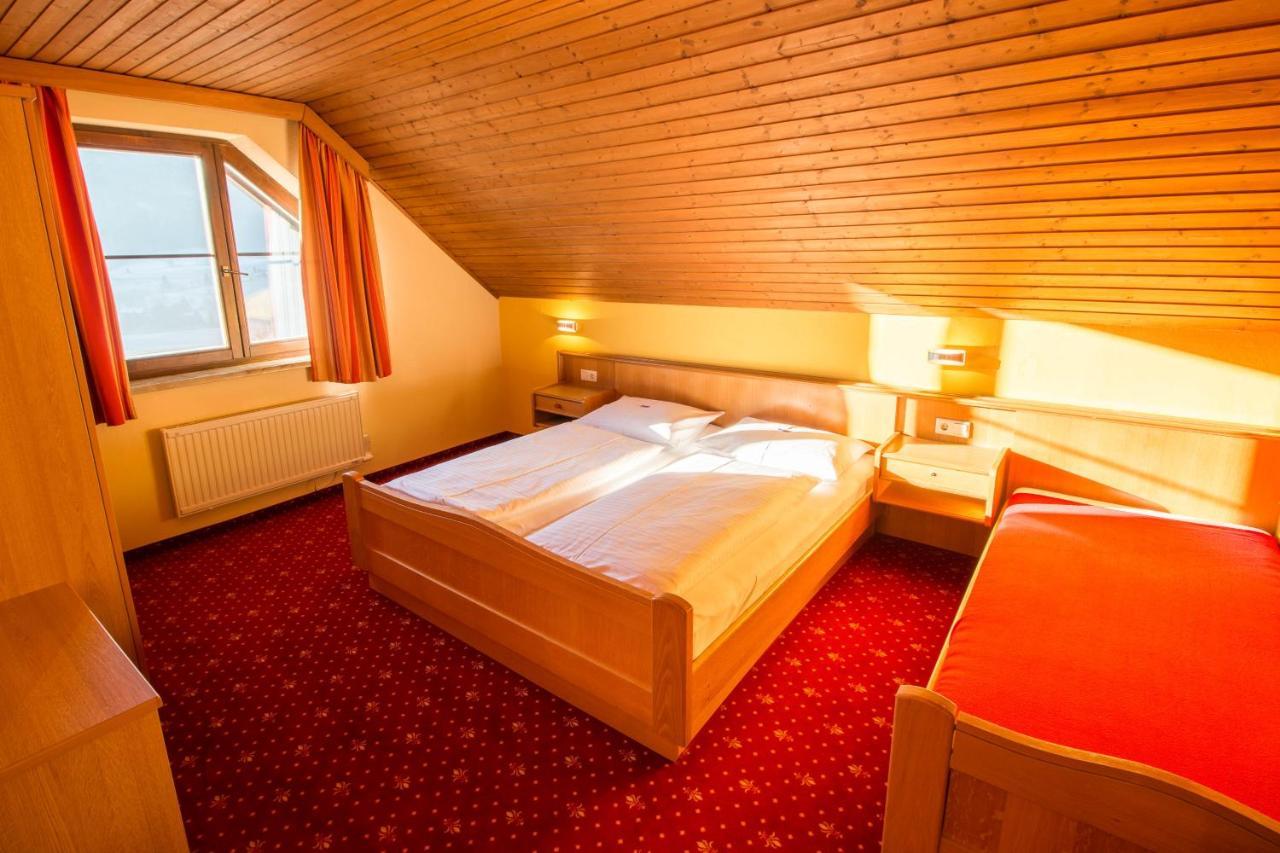Hotel Weissenstein Sankt Michael im Lungau Bagian luar foto