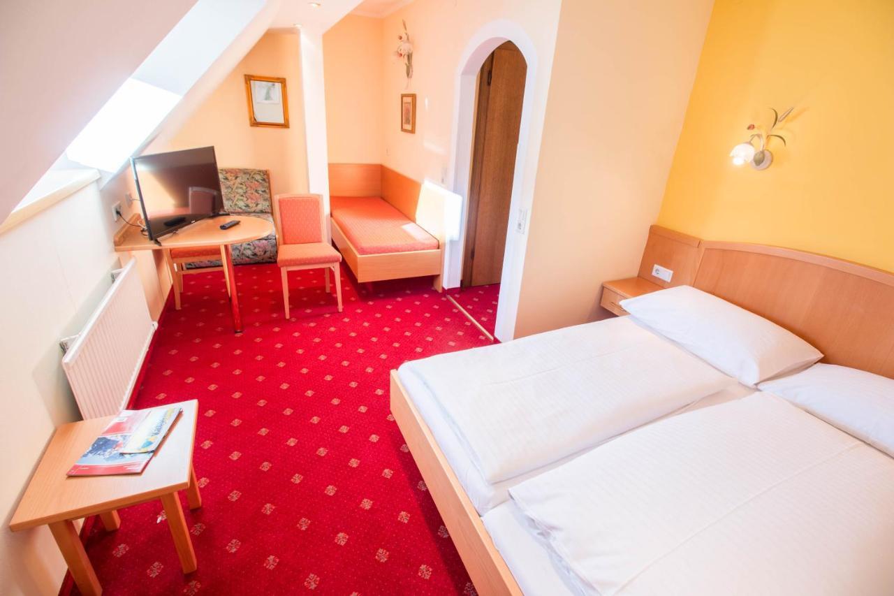 Hotel Weissenstein Sankt Michael im Lungau Bagian luar foto